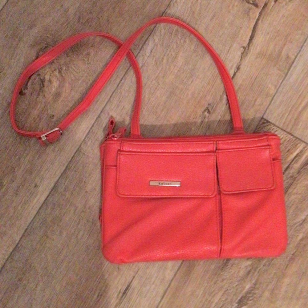 Koltov Purse W/2 front snap pockets, back zipper pocket